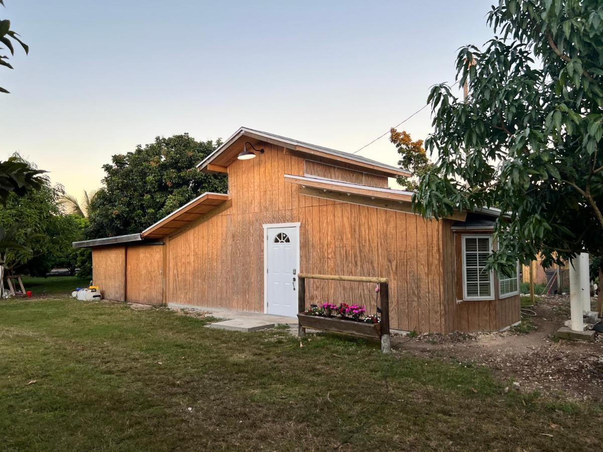 Maria'S Tiny Barn Guest House Homestead Exterior photo