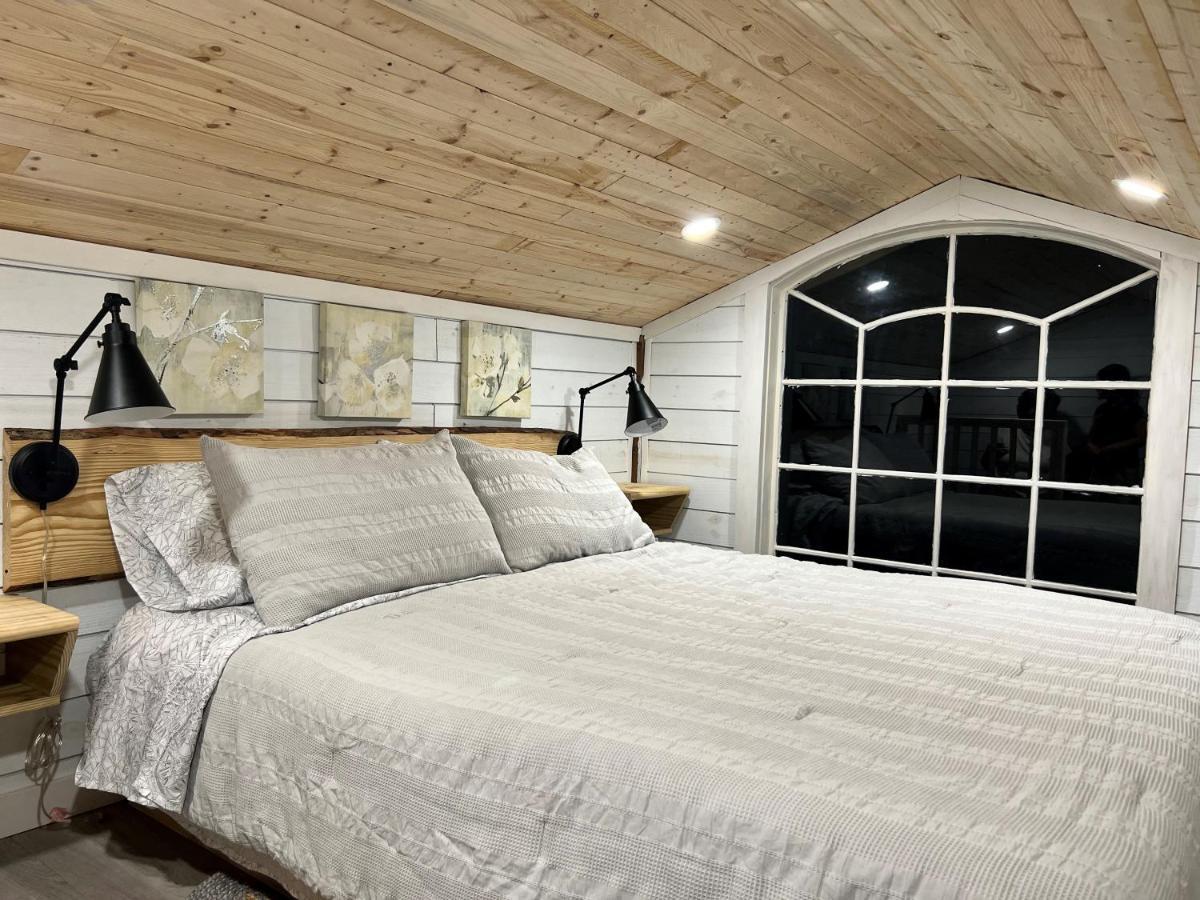 Maria'S Tiny Barn Guest House Homestead Exterior photo